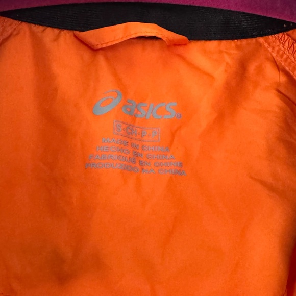 Asics NYC Marathon Jacket - Picture 3 of 8